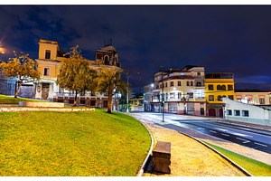 Plaza Garcia Moreno and colonial, an Architecture Photo by Leonid Andronov