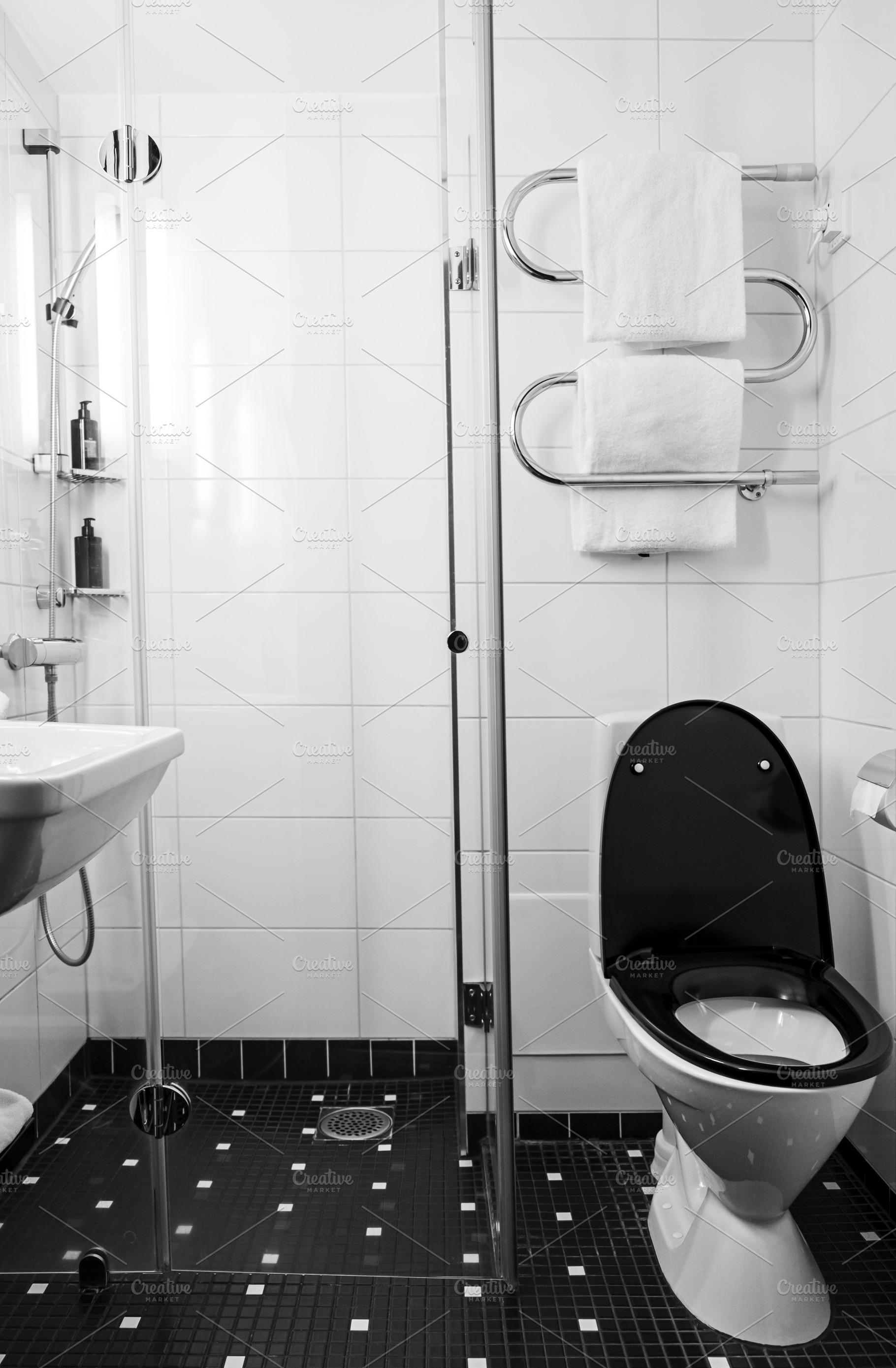 Modern small hotel bathroom, an Architecture Photo by BOOCYS