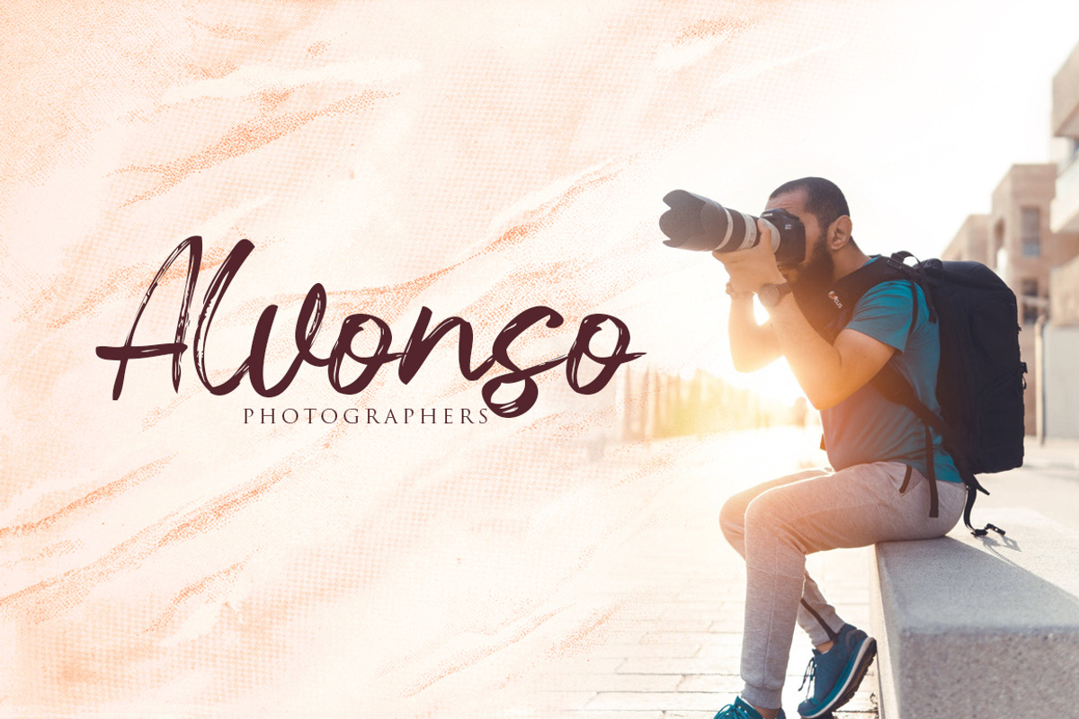 Salazur Brush Font preview 3