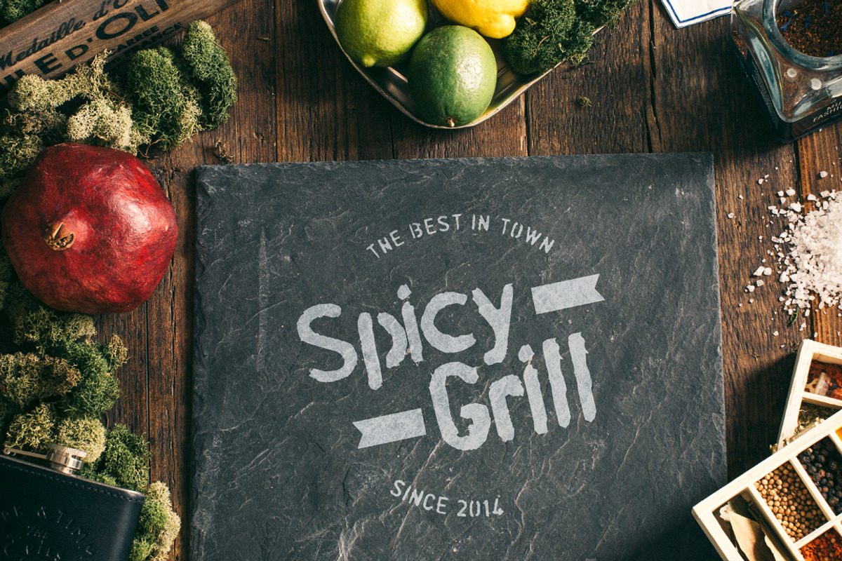 Lluc Script Typeface preview 5