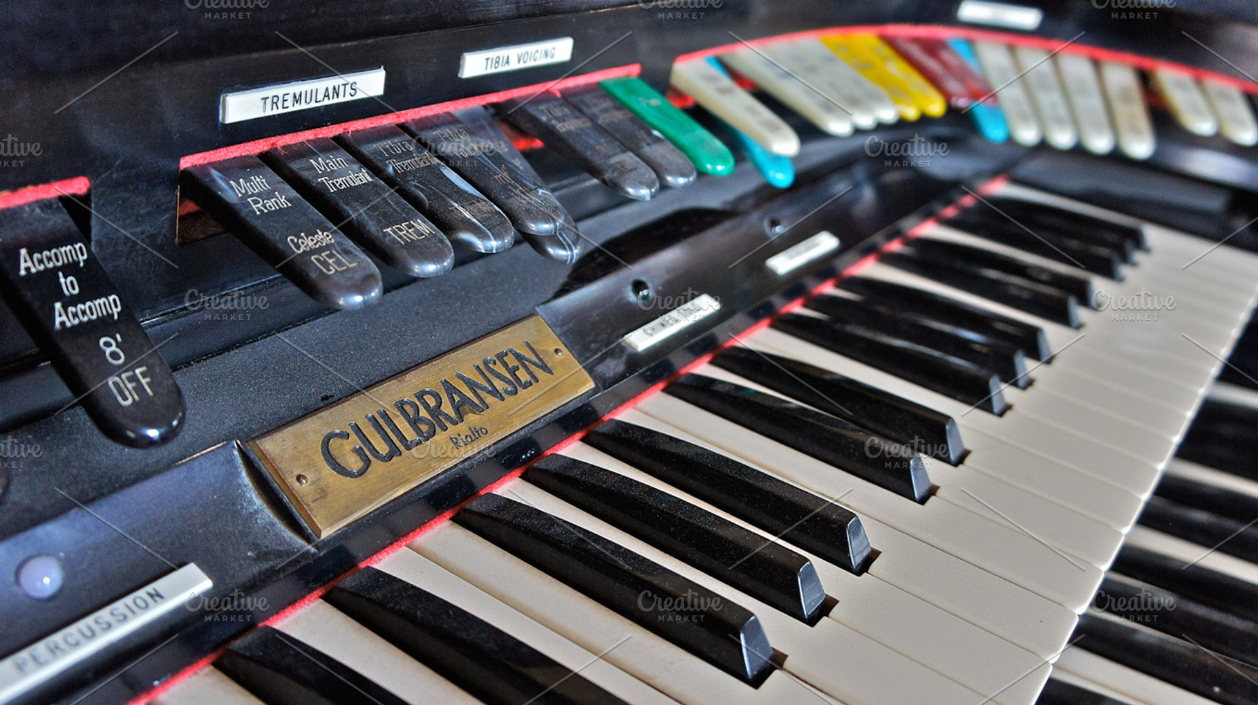 Gulbransen Rialto Organ, Dusty Keys