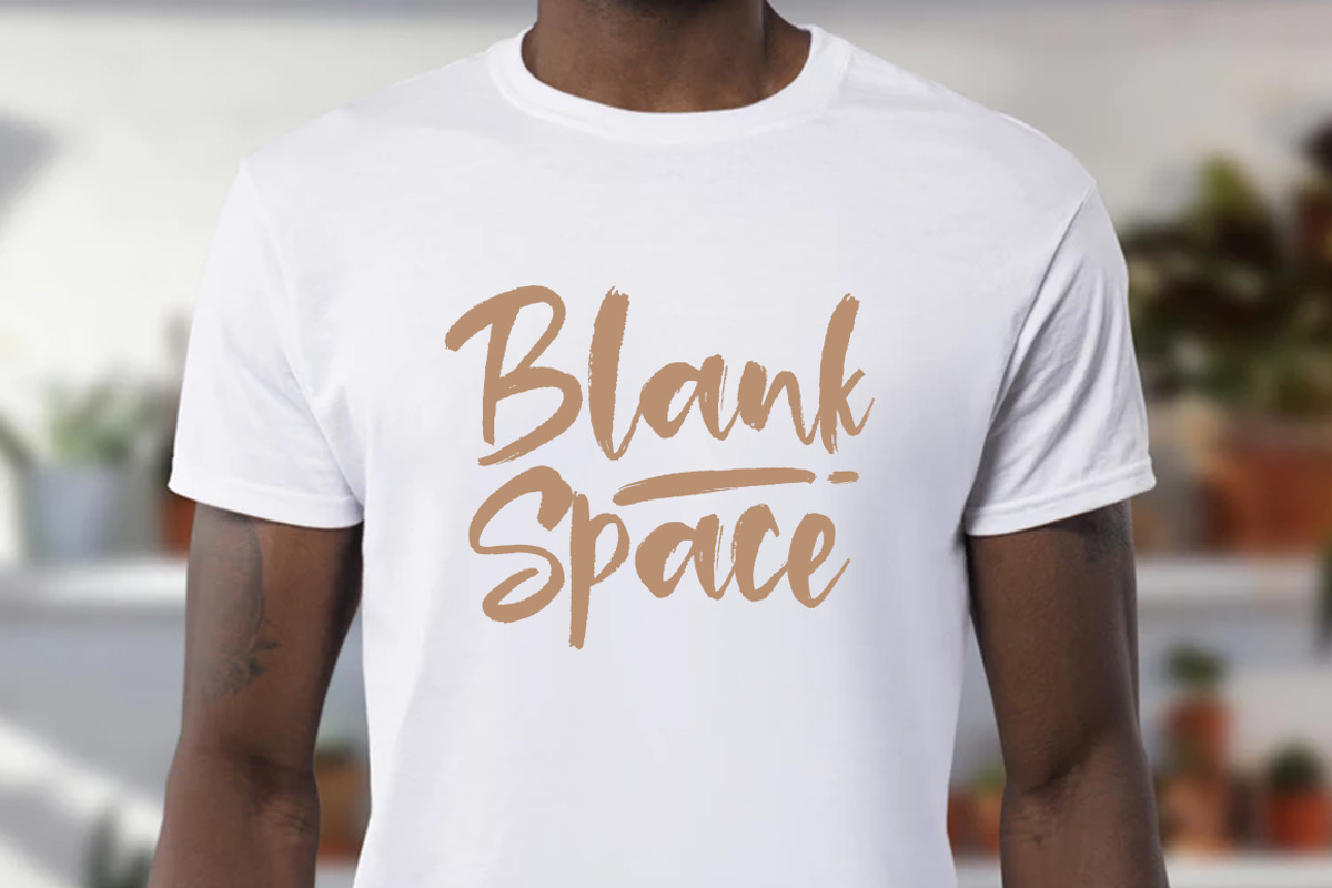 Tuckers Brush Font preview 3