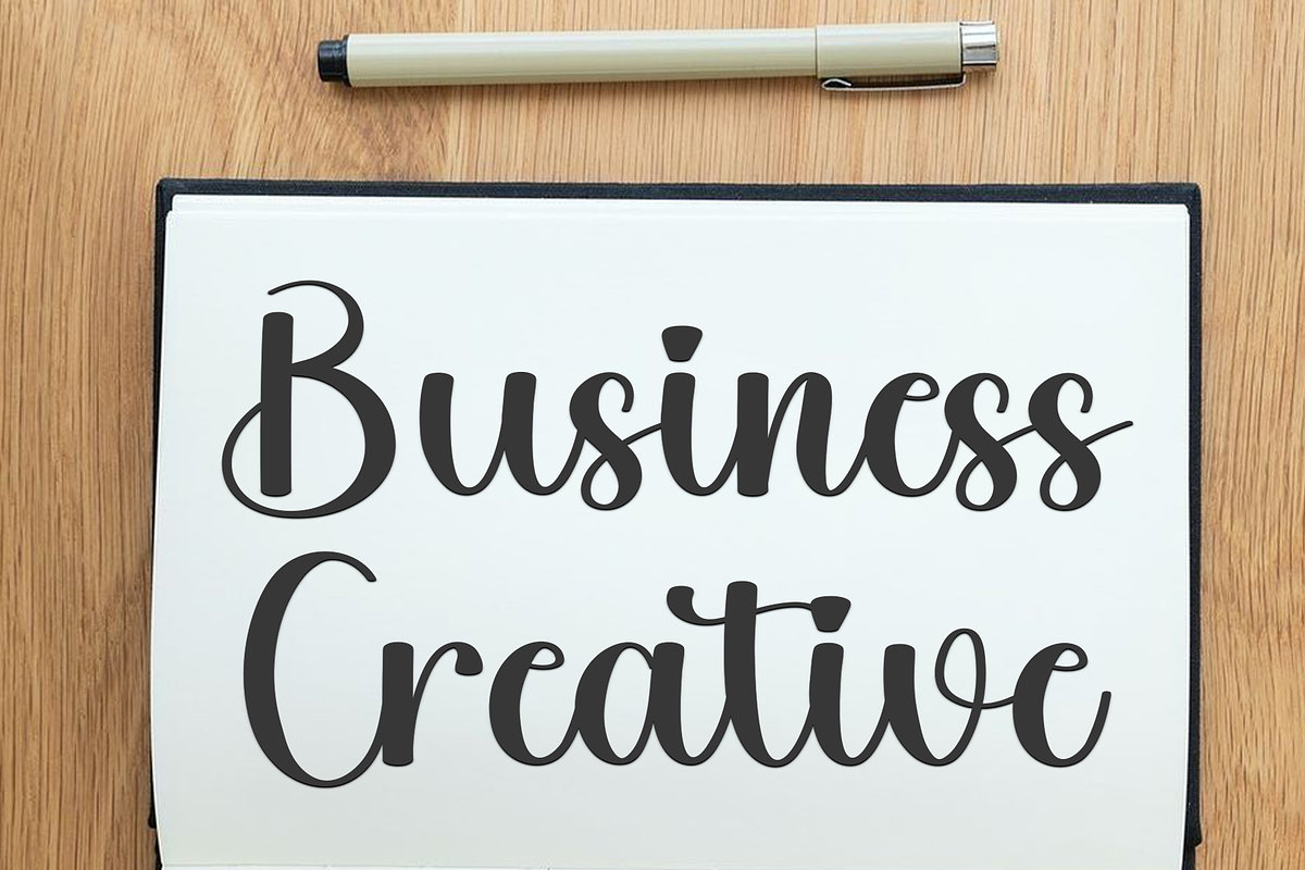 Christmas Handmade, a Handwritten Font by InermediaSTUDIO (Photo 4 of 8)
