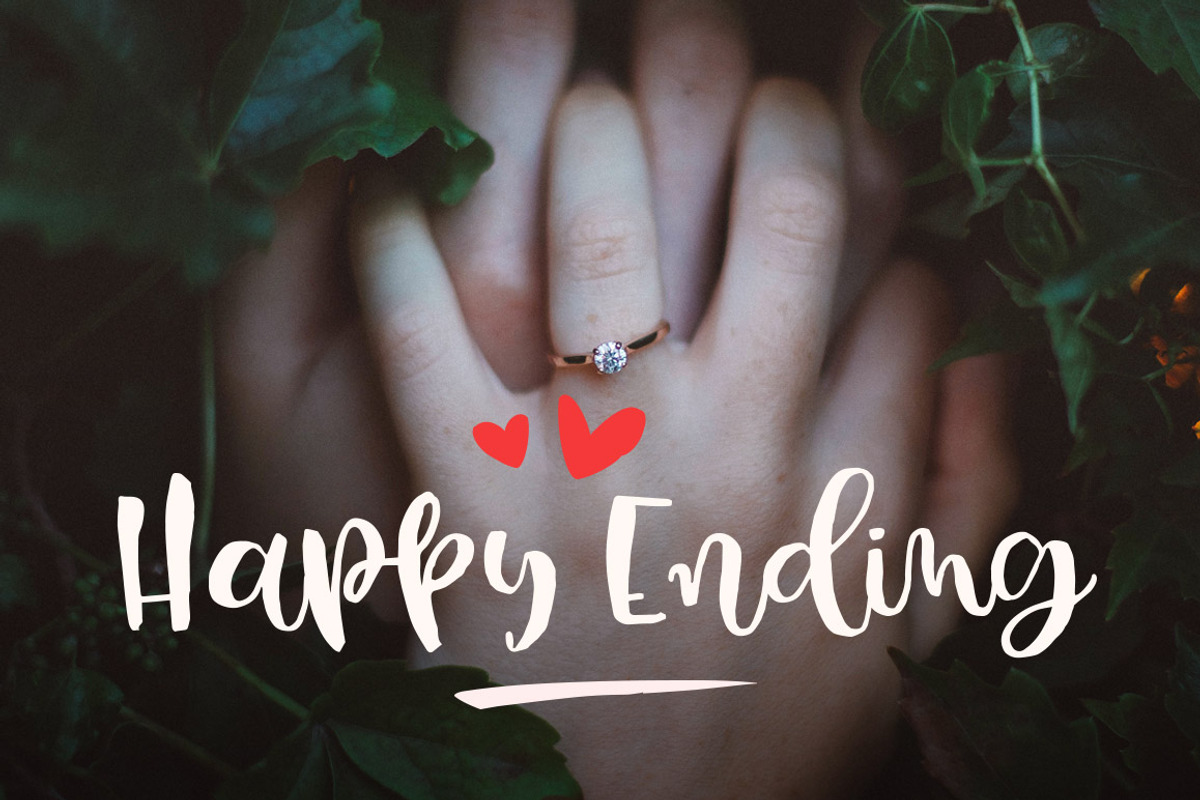Queen Star, a Script Font by JROH Creative (Photo 9 of 11)