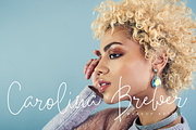 Deelishes, a Script Font by Katie Holland (Thumbnail 2 of 10)