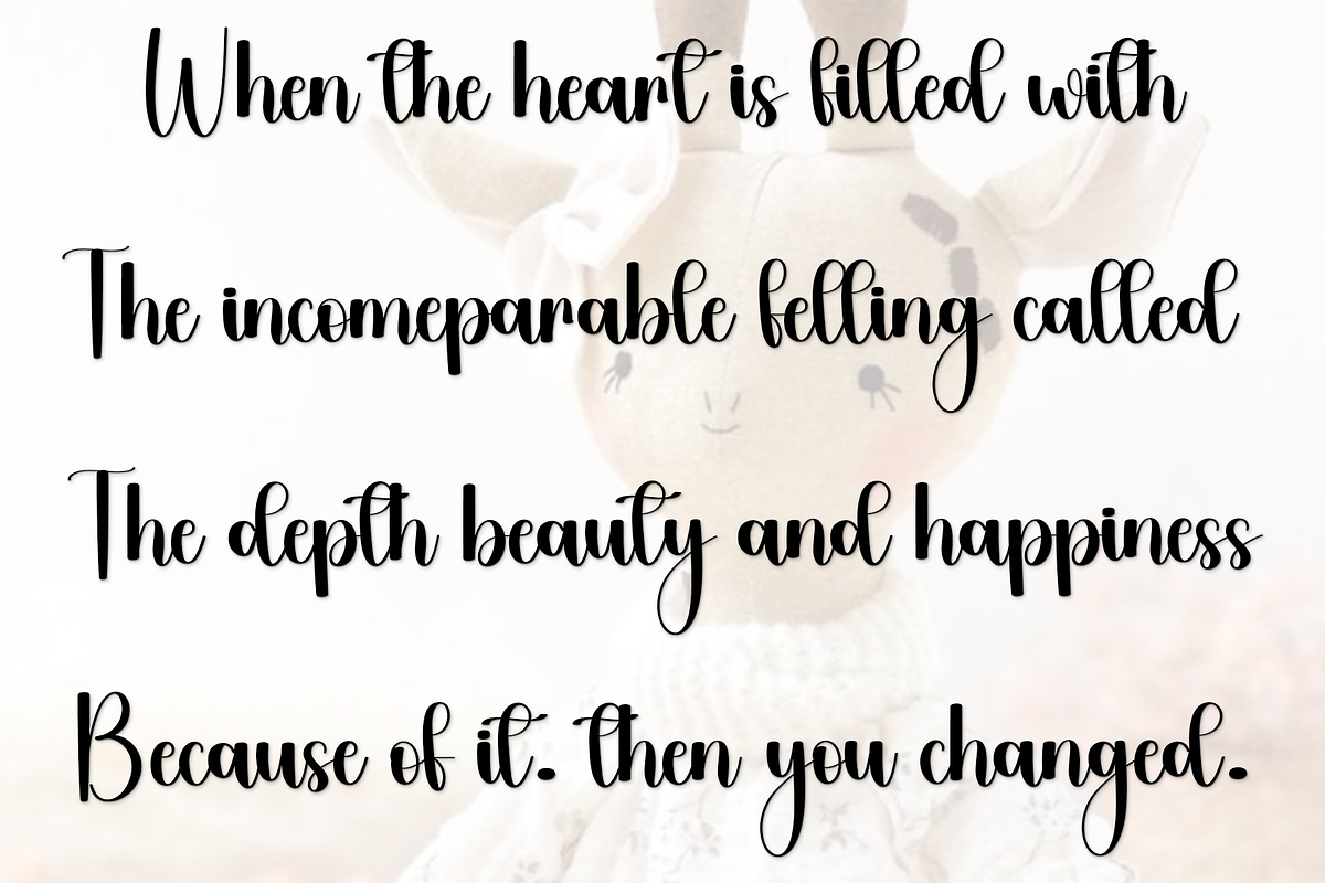 Daisy Signature, a Handwritten Font by InermediaSTUDIO (Photo 7 of 7)