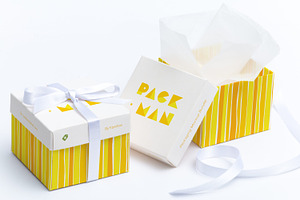 Cube Gift Box Mockup 01