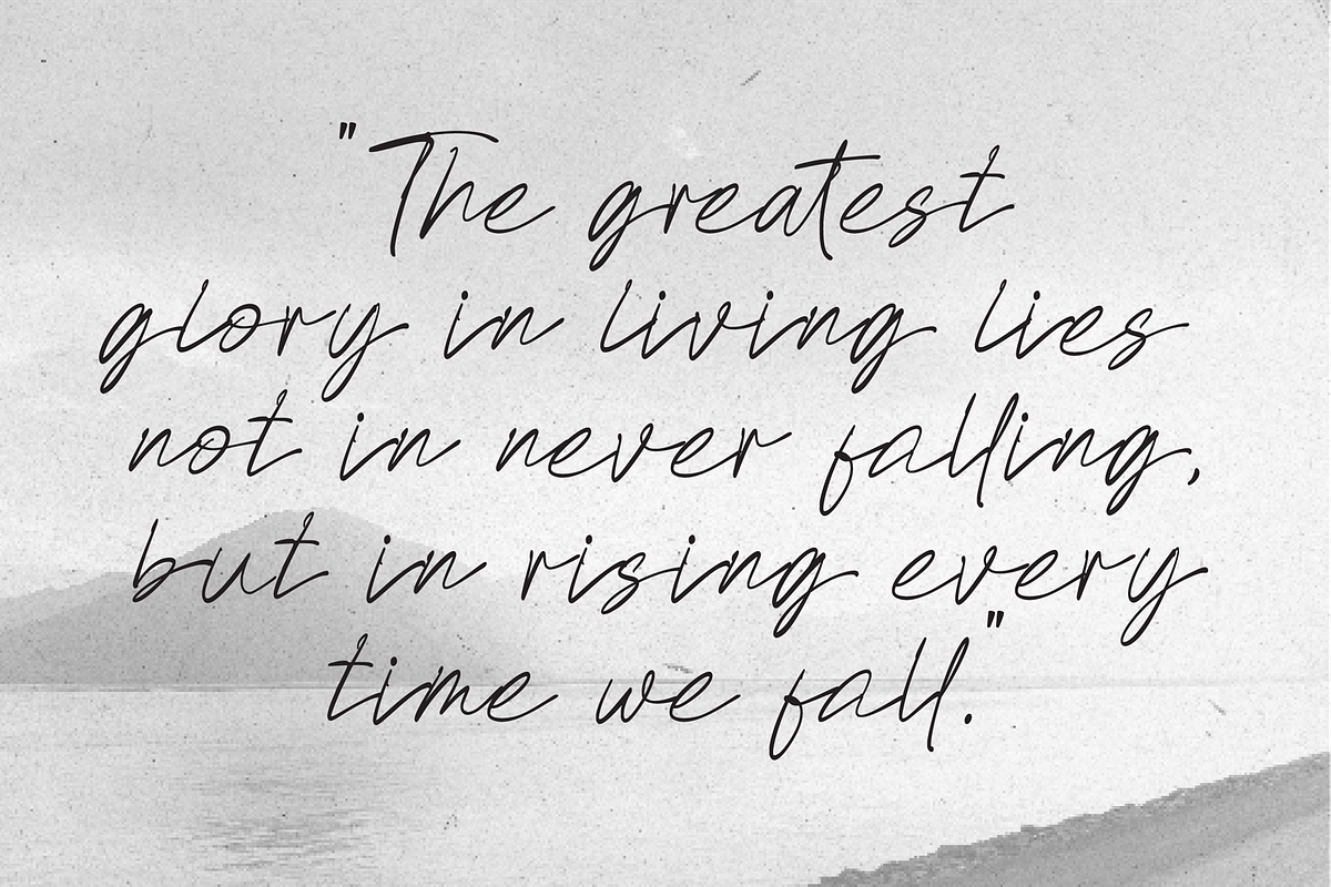 Fadegent - Signature Font, a Script Font by Randi Irvan | Rvandtype (Photo 9 of 13)