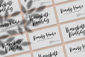 Glossy - A Handwritten Script Font