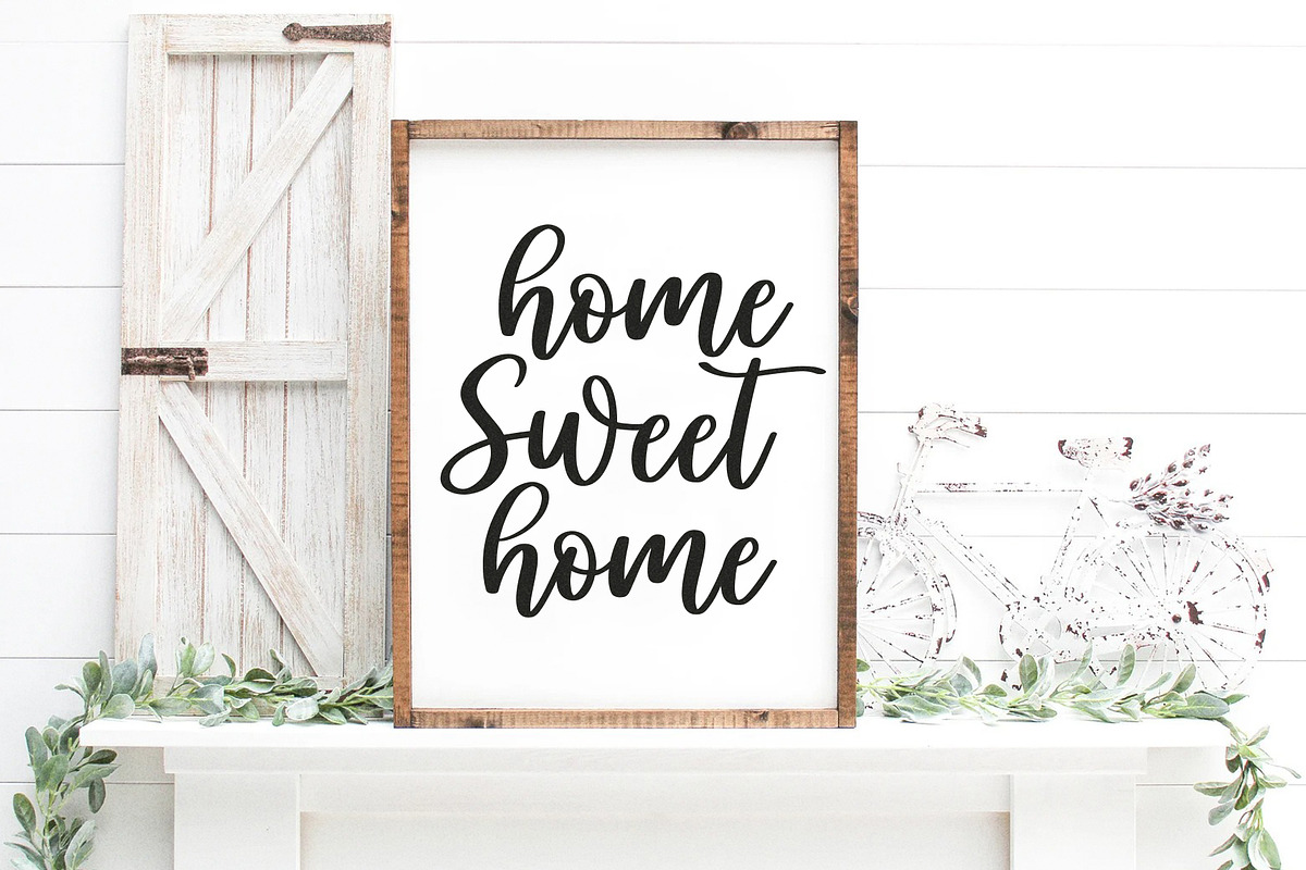Carley - Lovely heart Script Font, a Script Font by Jozoor (Photo 4 of 10)