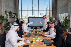 Saudi Business Team Working