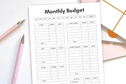 Canva Budget Planner, a Stationery Template by DesignDevisers (Thumbnail 5 of 10)