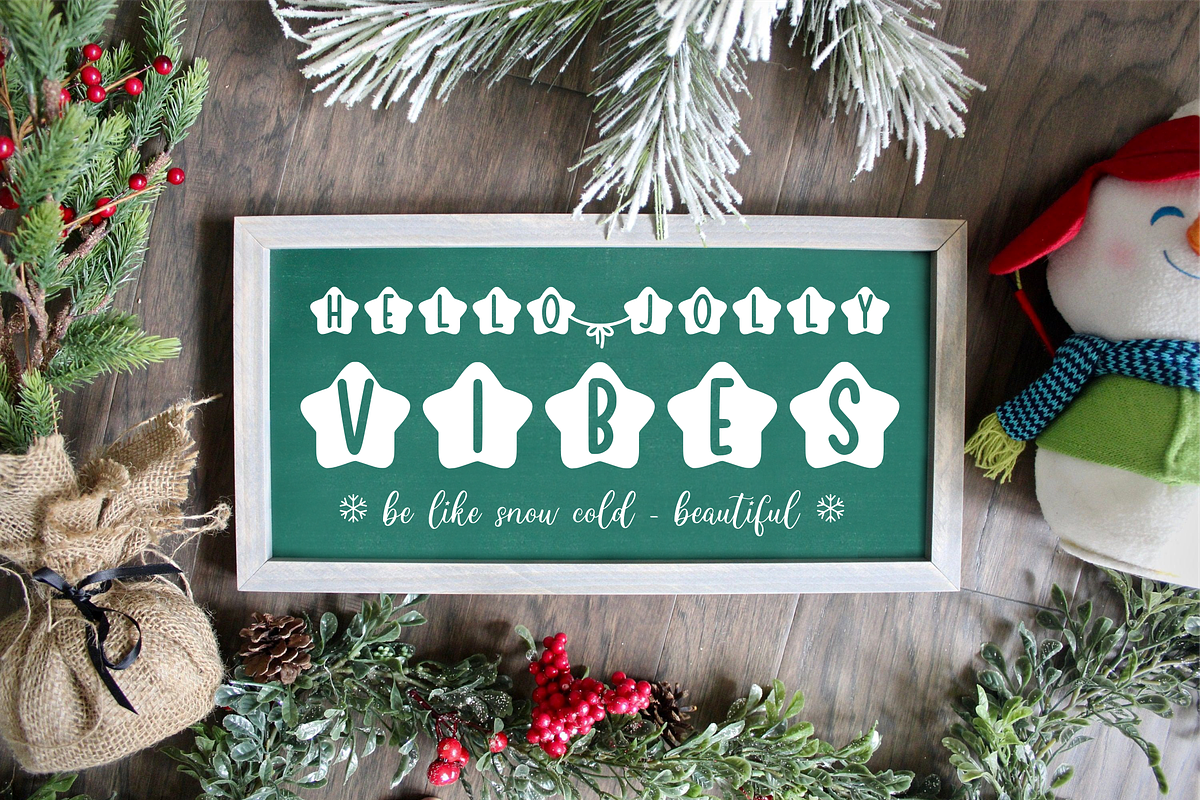 Melodies Crystal A Christmas Font, a Script Font by Allouse Studio (Photo 4 of 10)