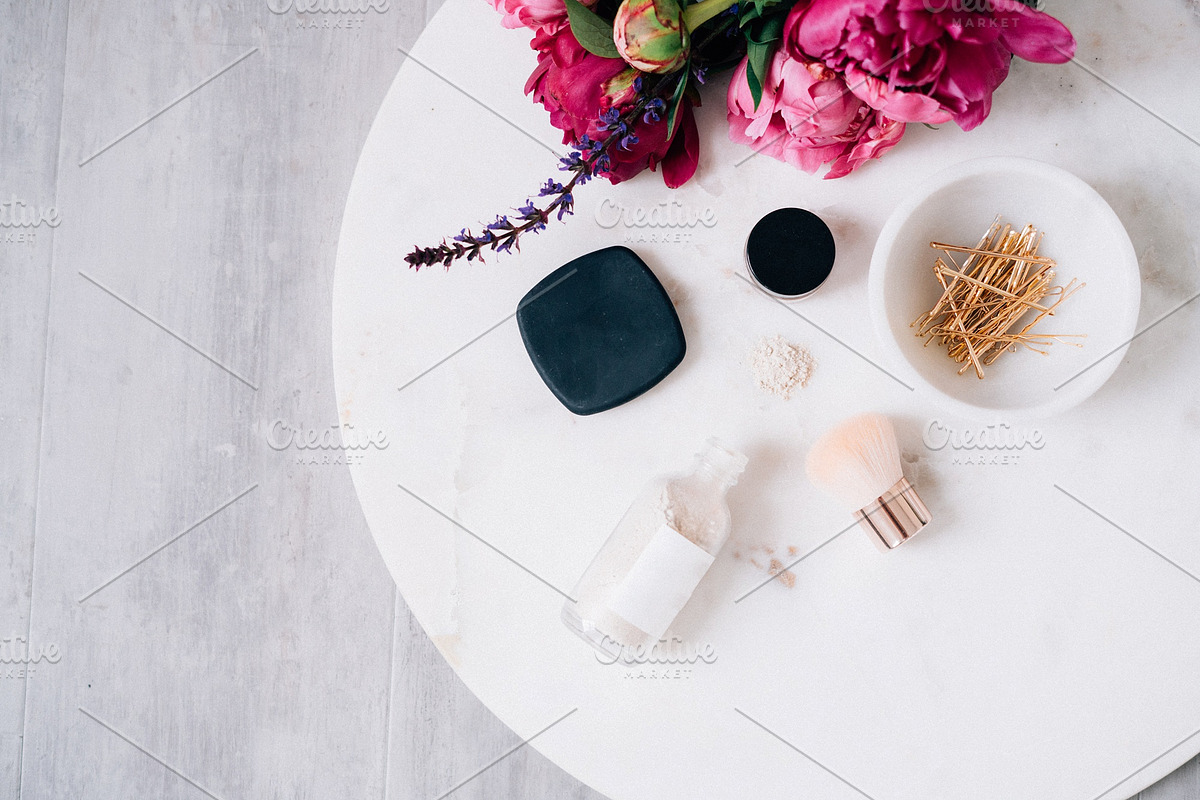 Beauty styled stock photo bundle | 3 containing social media, instagram, a Beauty & Fashion Photo by Brand Strategy Co. (Photo 4 of 6)