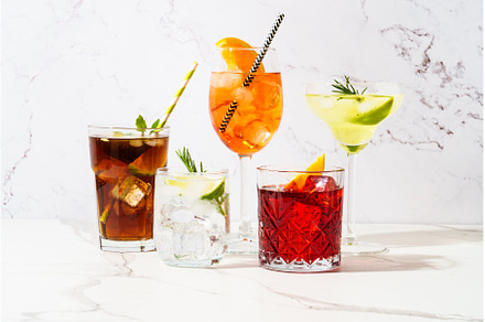 Alcohol cocktail drinks at white