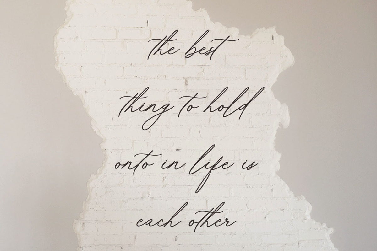 Bristhony, a Script Font by Queenopstudio (Photo 9 of 12)