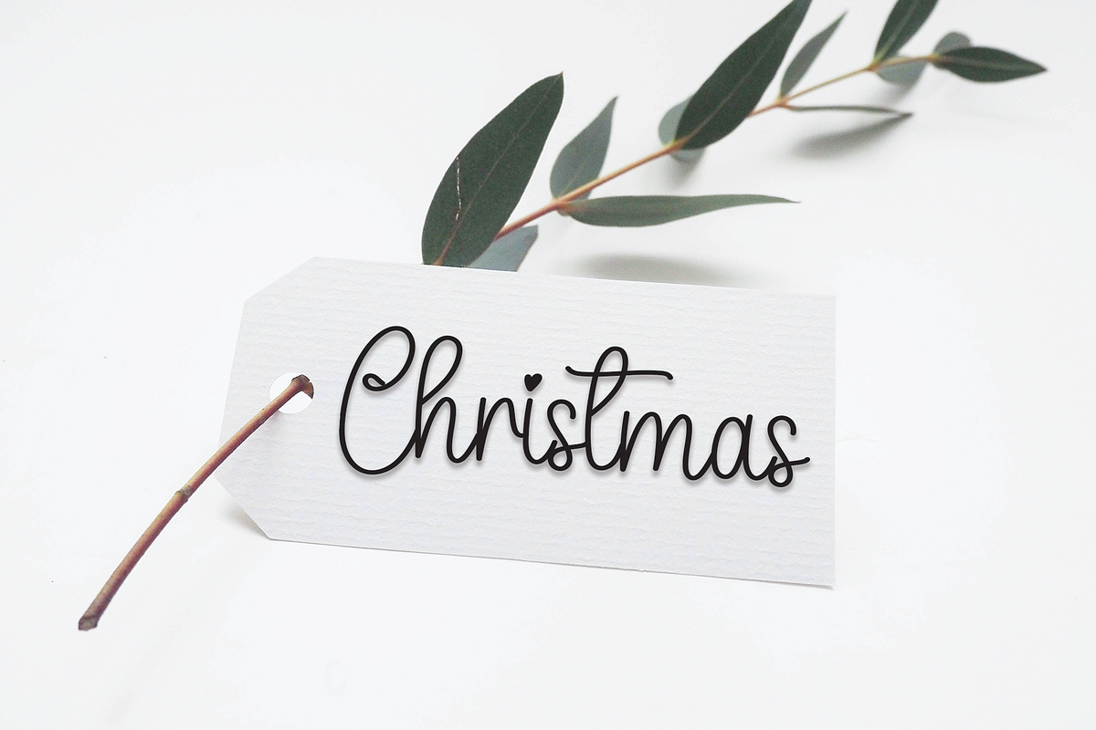 Daddy Bee | Script Font, a Script Font by Scratchones (Photo 8 of 8)