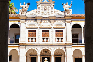 University of Evora, a Photo by saiko3p