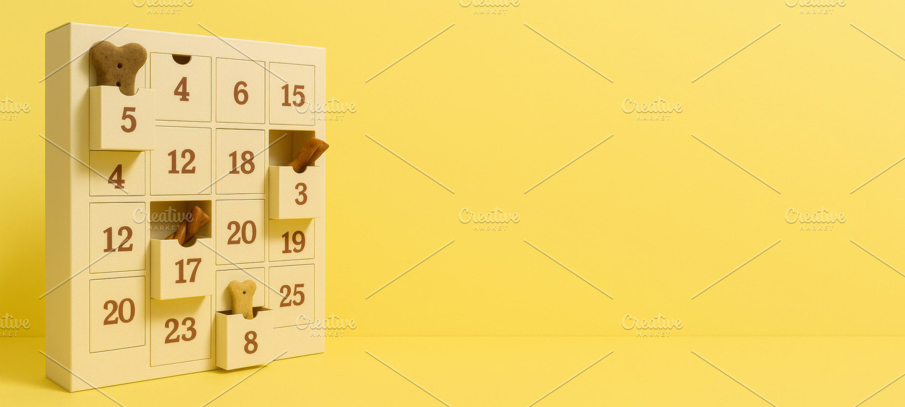 Advent calendar with pet-shaped hand, a Photo by Dvoevnore photos