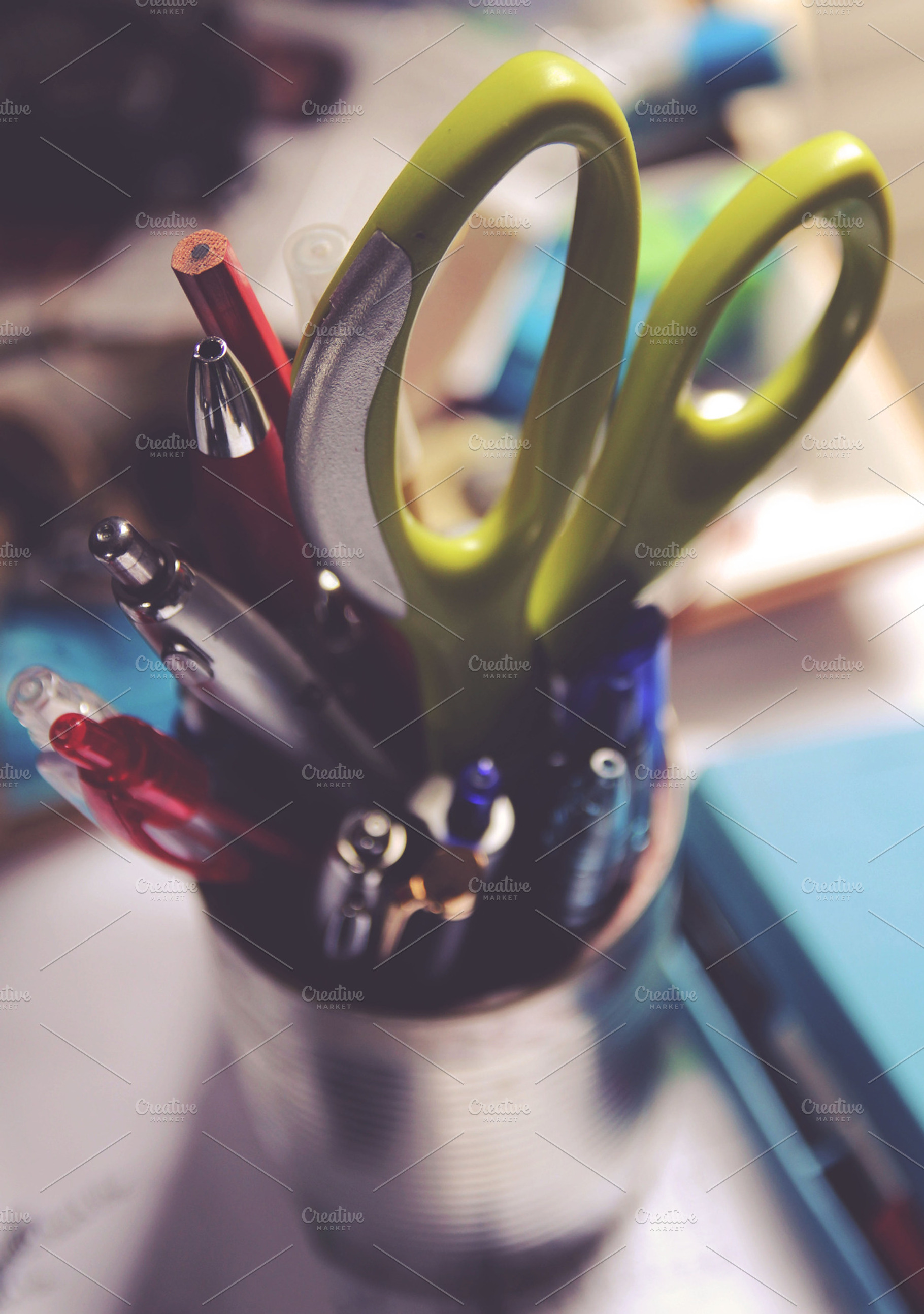 Stationary Tin, a Business Photo by PepPhelan
