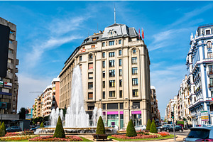 Santo Domingo Fountain in Leon, an Architecture Photo by Leonid Andronov