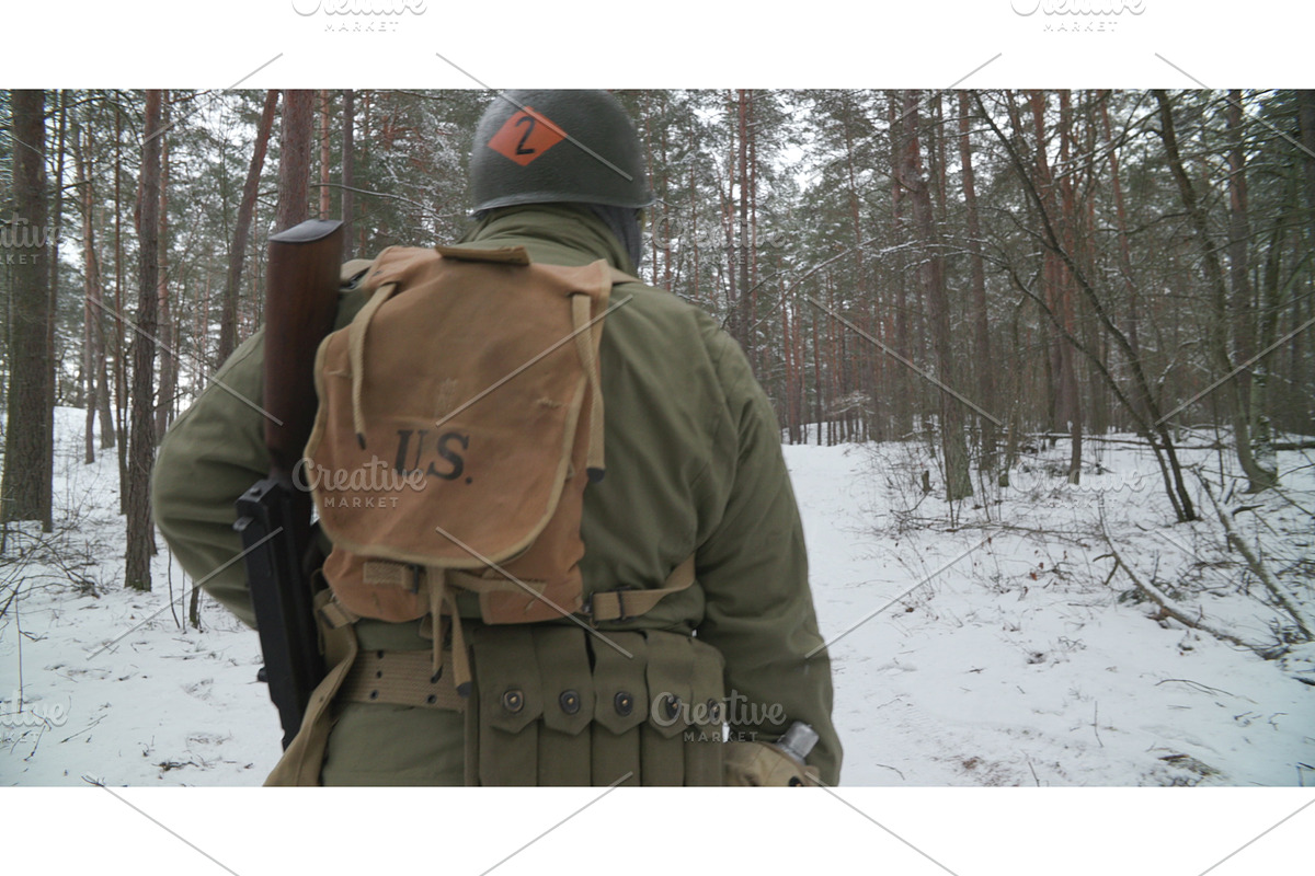 Re-enactors Dressed As American, a Graphic by Our Amazing World (Photo 1 of 2)