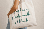 Seattles - Handwritten Script Font, a Handwritten Font by Vampstudio (Thumbnail 7 of 11)