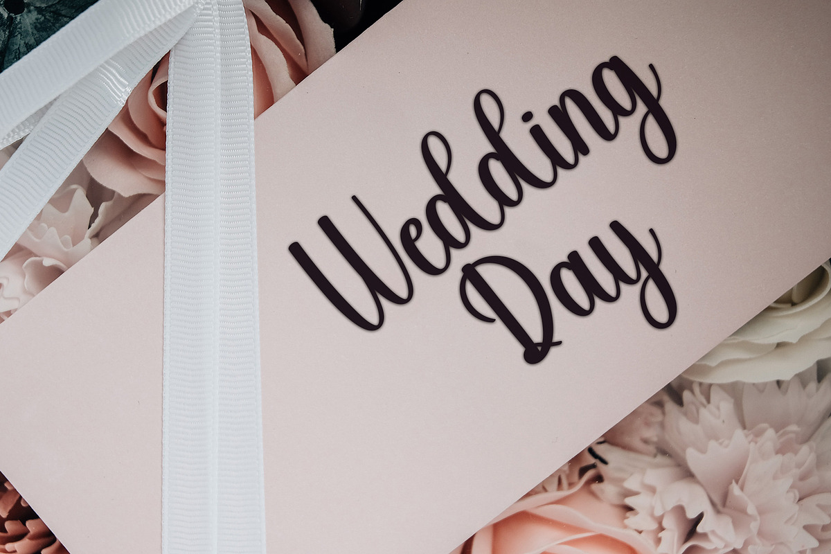 Subtle Signature, a Handwritten Font by InermediaSTUDIO (Photo 6 of 7)
