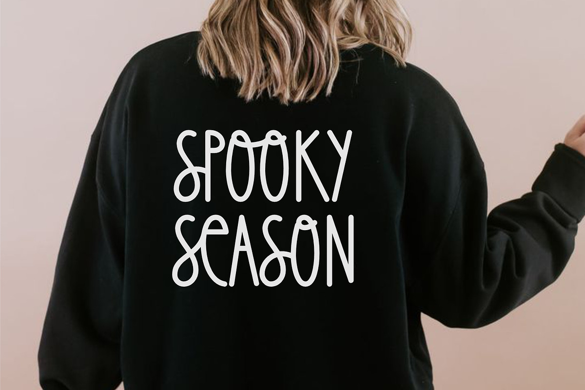 Spooktaculer - Halloween Font, a Handwritten Font by Keithzo (Photo 3 of 8)