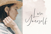 Helodia Signature Font, a Script Font by Awanstudio (Thumbnail 10 of 12)