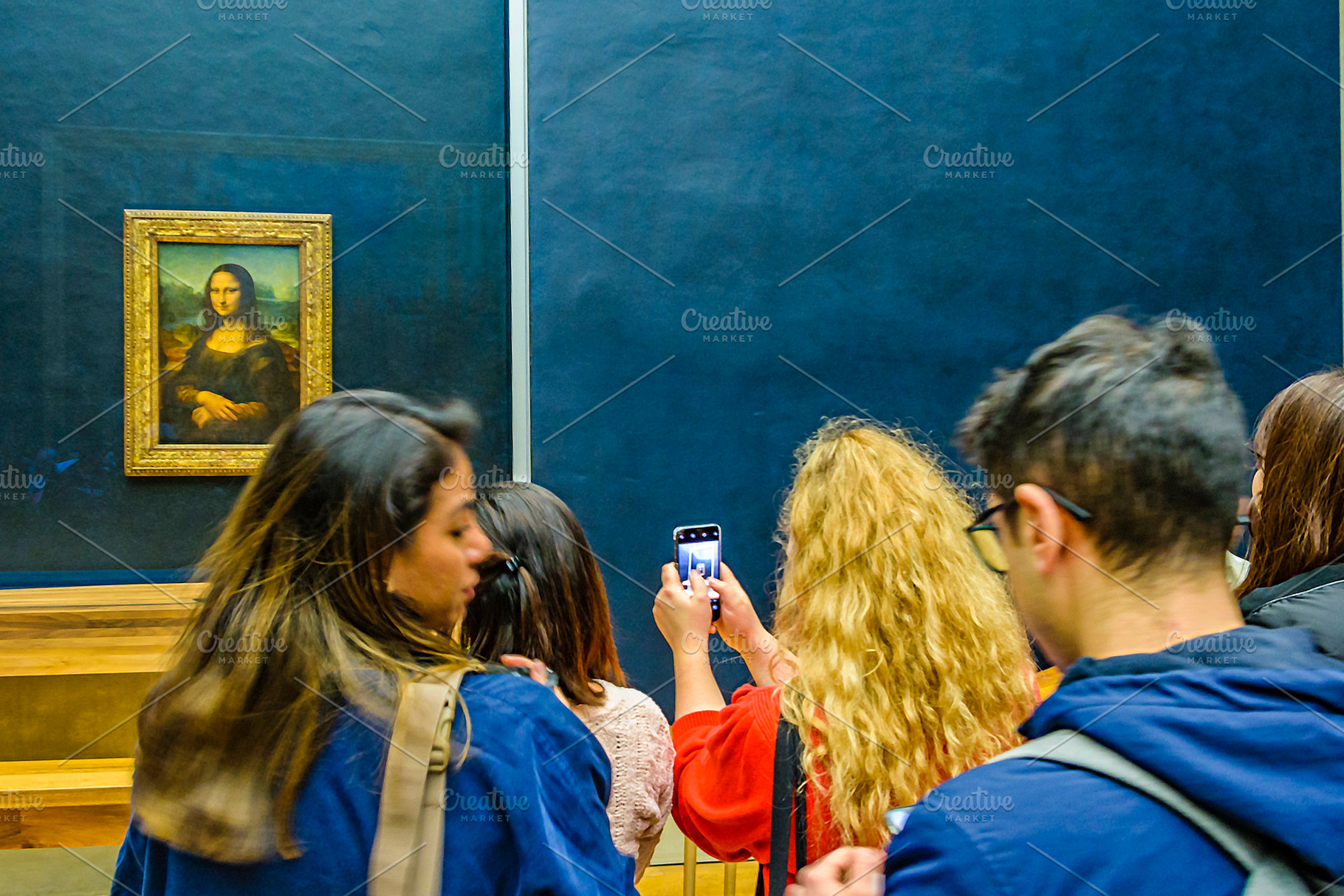 Tourists watching joconda paint, an Arts & Entertainment Photo by DanFLCreativo