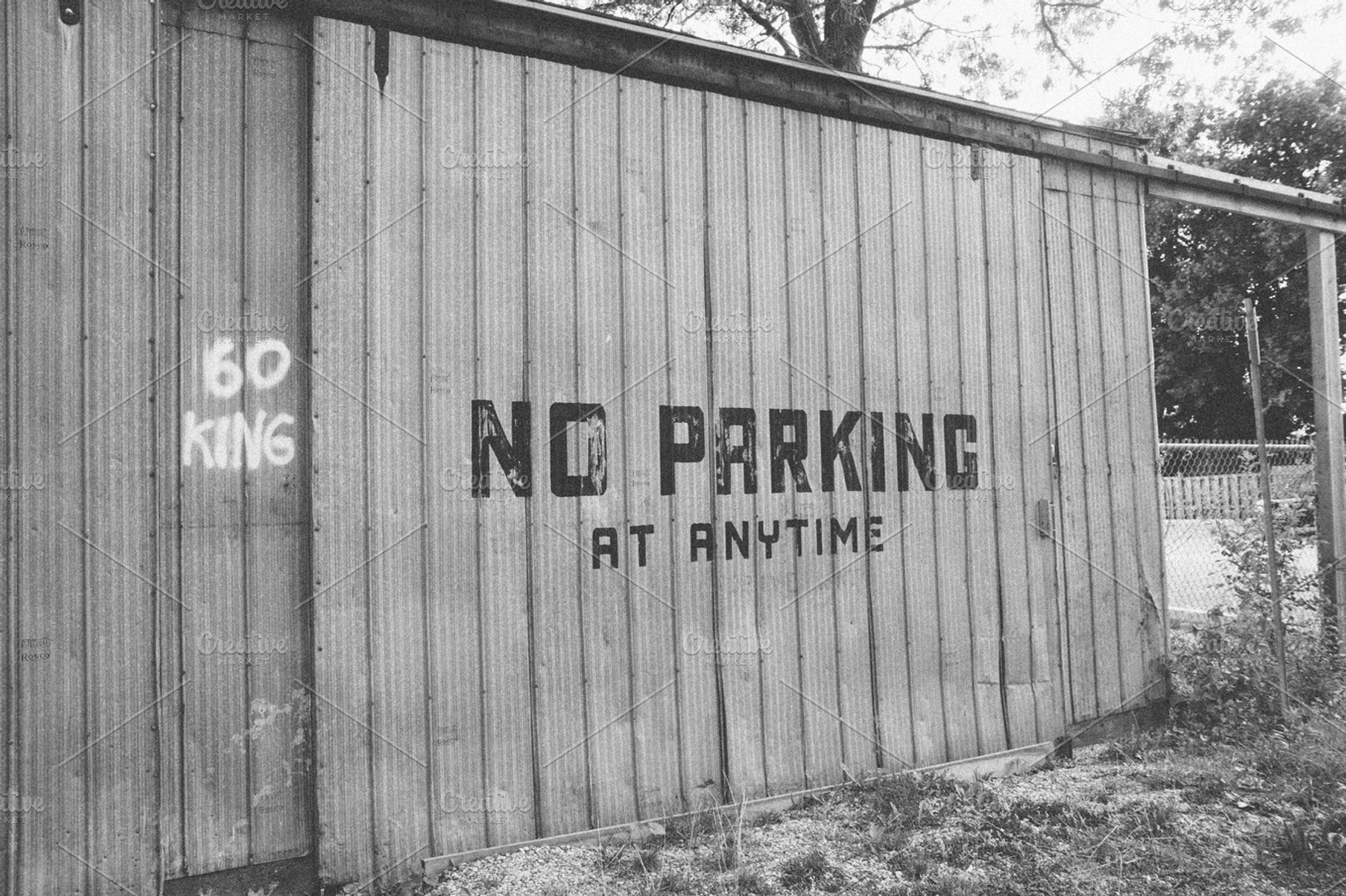 Metal Sliding Door with No Parking