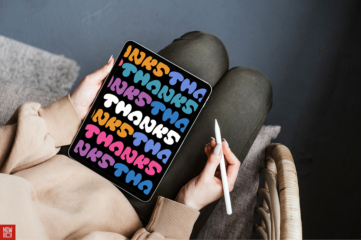Floatograph Display Graffiti Bubble, a Blackletter Font by Nouric Design (Photo 9 of 9)