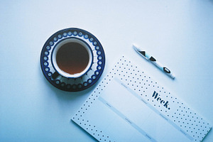 Week planning kit with tea