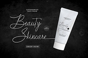 Amsterlusia - Signature Fonts, a Handwritten Font by Bluestype Studio (Thumbnail 7 of 10)