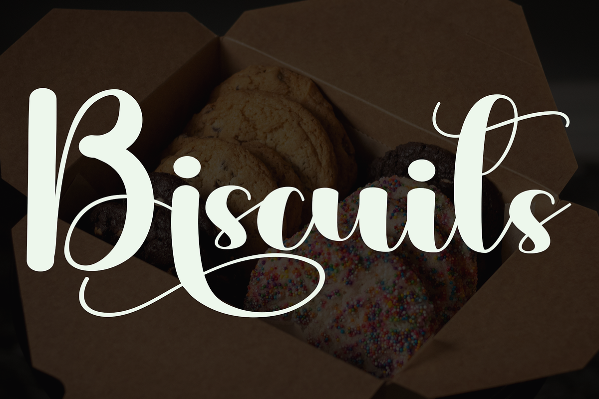 Samantha, a Script Font by InermediaSTUDIO (Photo 5 of 8)
