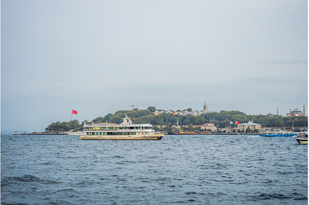 Muslim architecture and water, an Architecture Photo by Elizaveta Galitskaya