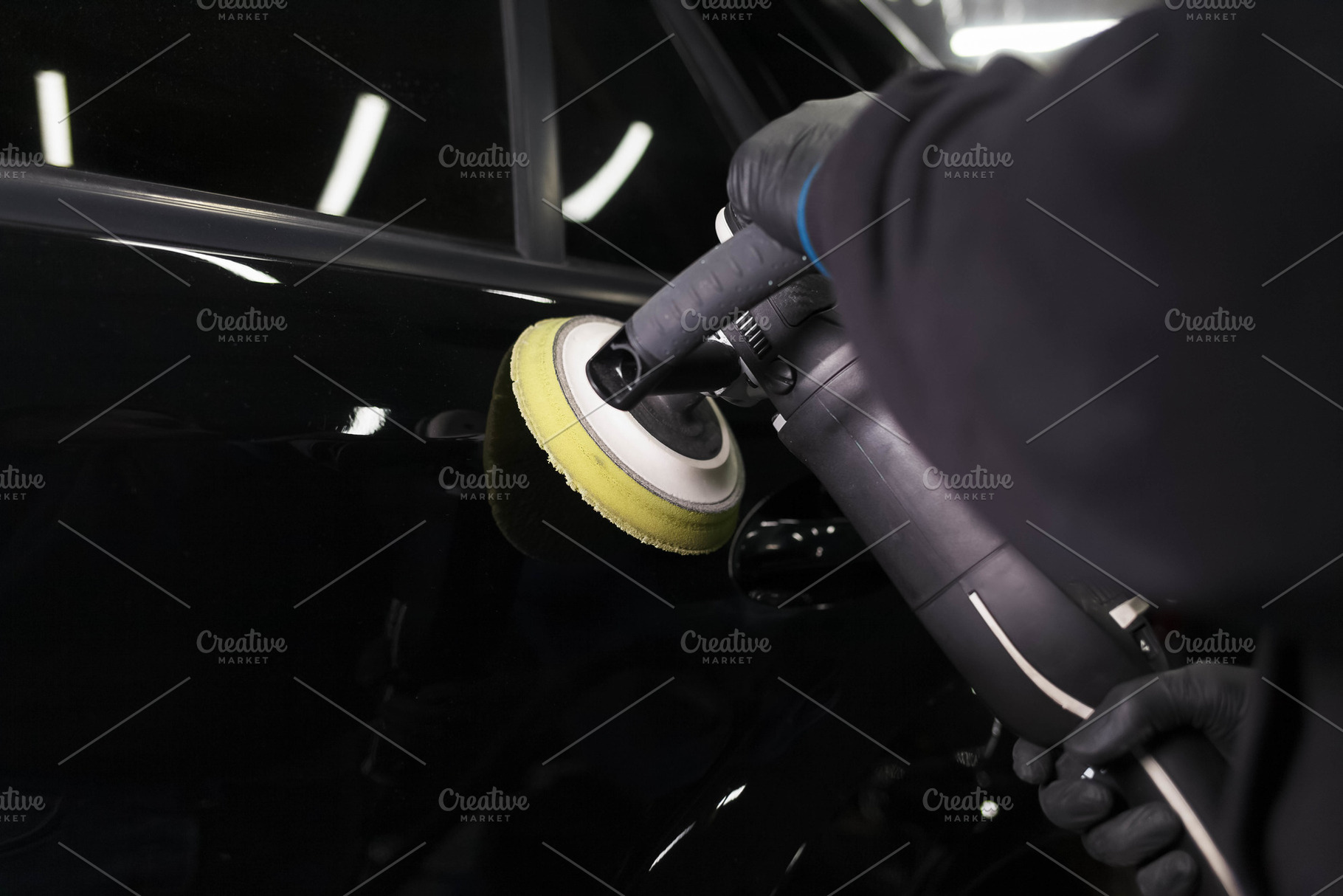Car body polishing process, a Photo by borodai94